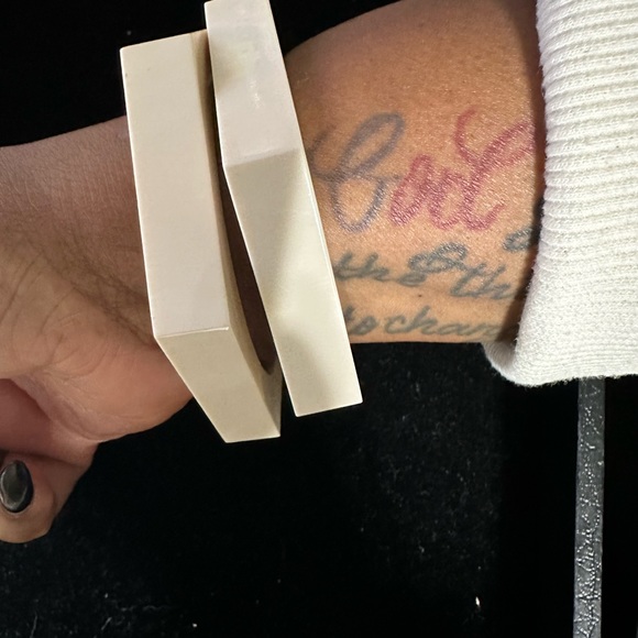 Natural Buffalo bone/horn hexagon shaped bracelet.  Set of 2 - Picture 2 of 4